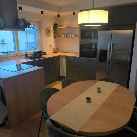 Apartman Ema & Jakov Sreser